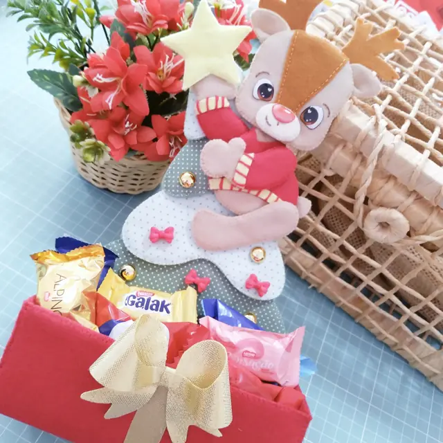 Caixinha Porta Doces Reninha na Árvore